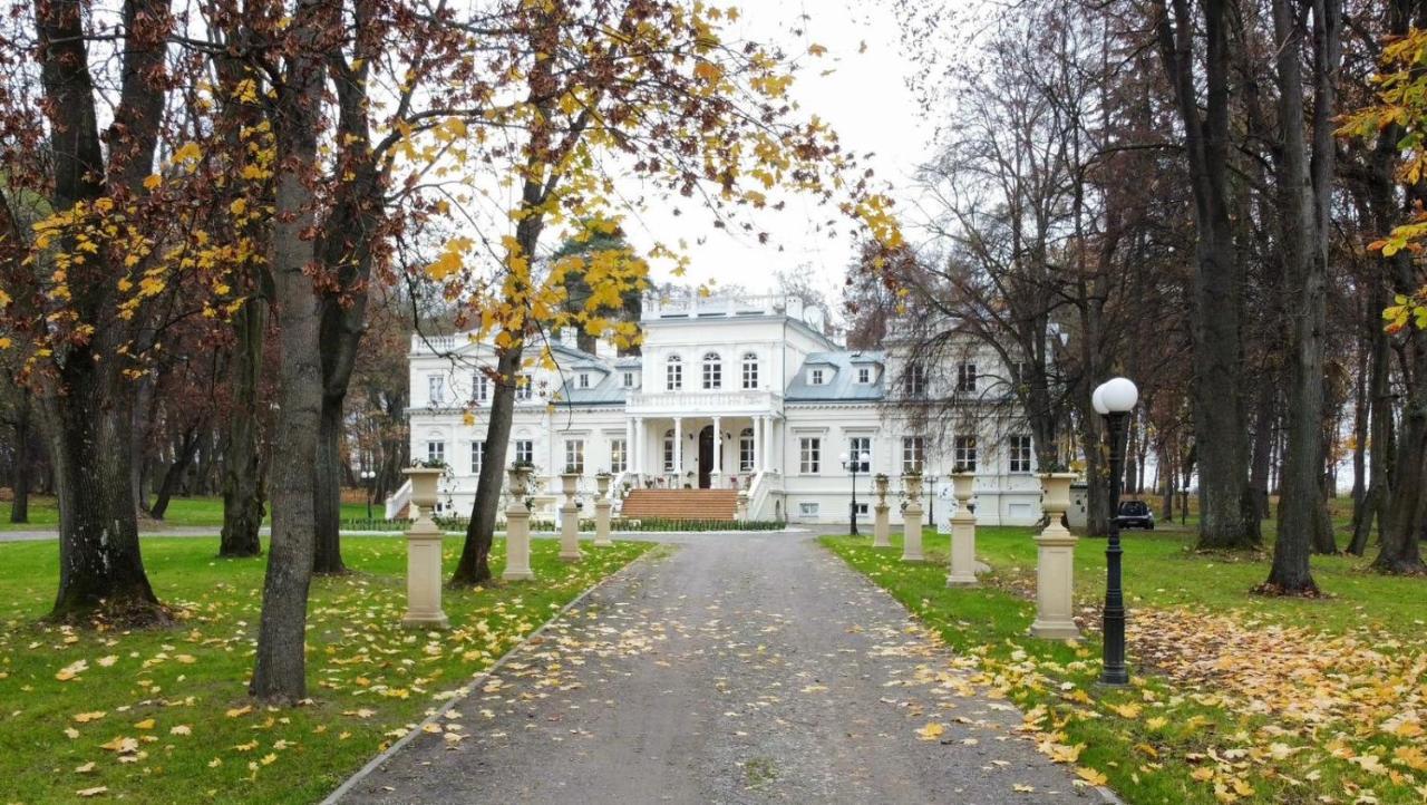 Palac Chojnata Wola Chojnata Exterior photo